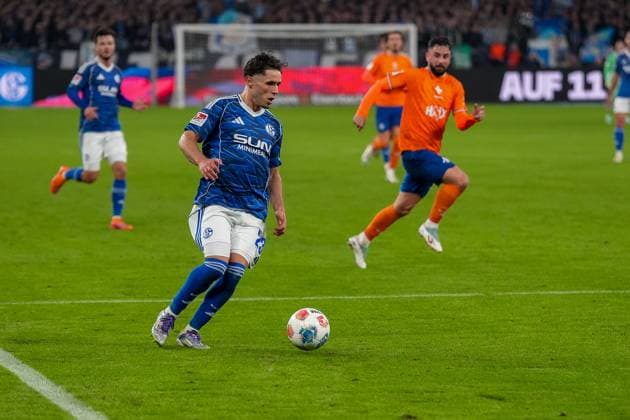 Soufiane El Faouzi FC Schalke 04, 23 in the opponents penalty area, GER FC Schalke 04 vs SV Darmstadt 98, Football, 2 Bundesliga, Matchday 10, Season 2025 2026, 24 10 2025 DFB DFL REGULATIONS PROHIBIT ANY USE OF PHOTOGRAPHS AS IMAGE SEQUENCES AND OR QUASI VIDEO, GER FC Schalke 04 vs SV Darmstadt 98, Football, 2 Bundesliga, Matchday 10, Season 2025 2026, 24 10 2025 Gelsenkirchen Copyright: xEibner-Pressefoto FabianxFriesex EP_FFE