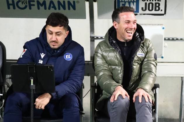 24 10 2025, xpfrx, Soccer 2 Bundesliga, SpVgg Greuther Fuerth Karlsruher SC v l Co Coach Sirus Motekallemi Karlsruher SC KSC and Coach Christian Eichner Karlsruher SC KSC DFL DFB REGULATIONS PROHIBIT ANY USE OF PHOTOGRAPHS as IMAGE SEQUENCES and or QUASI VIDEO Fuerth