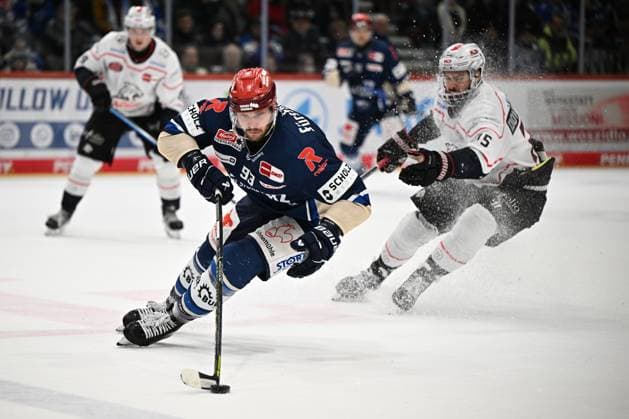 (v.l.n.r.) Sebastian Uvira (Schwenninger Wild Wings) Samuel Dove-Mcfalls (Nuernberg Ice Tigers) Schwenninger Wild Wings gegen Nuernberg Ice Tigers, DEL, Hauptrunde, Spieltag 13, Saison 2025 2026, 24.10.2025 Schwenninger Wild Wings gegen Nuernberg Ice Tigers, DEL, Hauptrunde, Spieltag 13, Saison 2025 2026, 24.10.2025 Schwenningen *** f l n r Sebastian Uvira Schwenninger Wild Wings Samuel Dove Mcfalls Nuernberg Ice Tigers Schwenninger Wild Wings vs Nuernberg Ice Tigers, DEL, Main Round, Matchday 13, Season 2025 2026, 24 10 2025 Schwenninger Wild Wings vs Nuernberg Ice Tigers, DEL, Main Round, Matchday 13, Season 2025 2026, 24 10 2025 Schwenningen Copyright: xEibner-Pressefoto SvenxLaeglerx EP_SVL