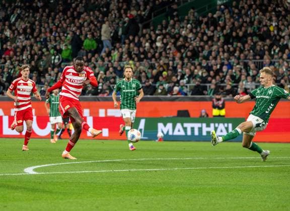 Soccer, Men, Season 2025 2026, 1 Bundesliga 8 Matchday , SV Werder Bremen 1 FC Union Berlin, v l Ilyas Ansah 1 FC Union Berlin , Amos Pieper Werder Bremen , 24 10 2025, Copyright: xMatthiasxKochx