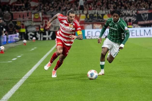 GER, 1 FBL, SV Werder Bremen vs Union Berlin 24 10 2025, Weserstadion, Bremen, GER, 1 FBL, SV Werder Bremen vs Union Berlin in picture Christopher Trimmel 1 FC Union Berlin 28 in duel against Samuel Mbangula new signing Werder Bremen 07 nordphotoxGmbHxx xKokenge nph00001