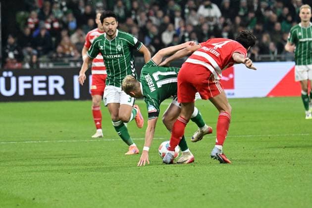GER, 1 FBL, SV Werder Bremen vs Union Berlin 24 10 2025, Weserstadion, Bremen, GER, 1 FBL, SV Werder Bremen vs Union Berlin in picture Marco Gruell Grüll Werder Bremen 17 Diogo Leite 1 FC Union Berlin 04 nordphotoxGmbHxx xKokenge nph00001