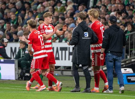 Soccer, Men, Season 2025 2026, 1 Bundesliga 8 Matchday , SV Werder Bremen 1 FC Union Berlin, f l Andras Schäfer 1 FC Union Berlin , Aljoscha Kemlein 1 FC Union Berlin , Tom Rothe 1 FC Union Berlin , Coach Steffen Baumgart 1 FC Union Berlin , 24 10 2025, Copyright: xMatthiasxKochx