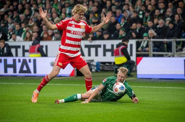 Soccer, Men, Season 2025 2026, 1 Bundesliga 8 Matchday , SV Werder Bremen 1 FC Union Berlin, f l Tom Rothe 1 FC Union Berlin , Marco Grüll Werder Bremen , 24 10 2025, Copyright: xMatthiasxKochx