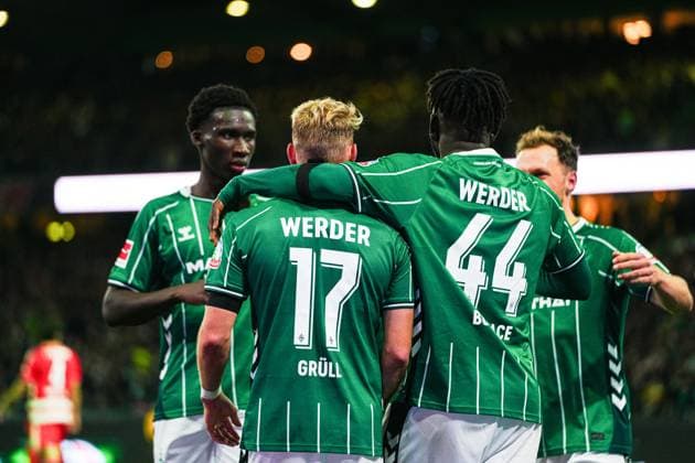 Goal celebration SV Werder Bremen after goal to 1 0 Marco Gruell SV Werder Bremen, 17 GER, SV Werder Bremen vs 1 FC Union Berlin, Football, Bundesliga, Matchday 8, Season 2025 2026, 24 10 2025 DFL REGULATIONS PROHIBIT ANY USE OF PHOTOGRAPHS AS IMAGE SEQUENCES AND OR QUASI VIDEO GER, SV Werder Bremen vs 1 FC Union Berlin, Football, Bundesliga, Matchday 8, Season 2025 2026, 24 10 2025 Bremen Copyright: xEibner-Pressefoto MarcelxvonxFehrnx EP_MFN