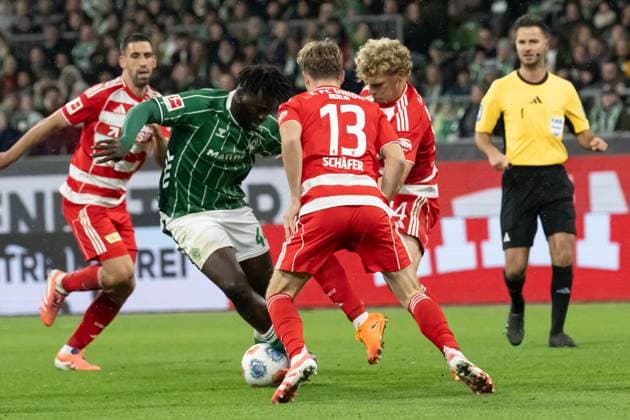 GER, 1 FBL, SV Werder Bremen vs Union Berlin 24 10 2025, Weserstadion, Bremen, GER, 1 FBL, SV Werder Bremen vs Union Berlin pictured Victor Boniface Werder Bremen 44 Andras Schäfer Andras Schaefer 1 FC Union Berlin 13 Leopold Querfeld 1 FC Union Berlin 14 nordphotoxGmbHxx xKokenge nph00001