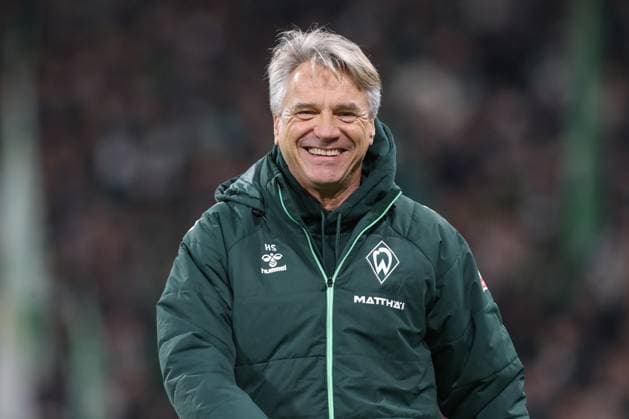 24 10 2025, xtgx, Soccer 1 Bundesliga SV Werder Bremen 1 FC Union Berlin v l Horst Steffen Bremen, coach laughs, smiles, positive, satisfied DFL DFB REGULATIONS PROHIBIT ANY USE OF PHOTOGRAPHS as IMAGE SEQUENCES and or QUASI VIDEO Bremen