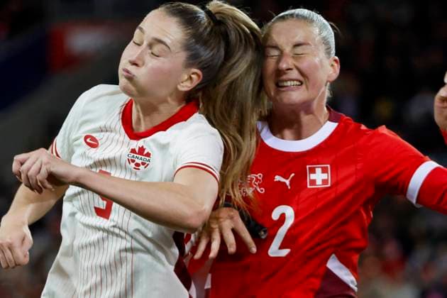 Jordyn Huitema Canada, 09 and Julia Stierli Switzerland, 02 , Switzerland, Womens soccer, Friendly match, Switzerland vs. Canada, 24 10 2025, Swissporarena, Lucerne, Switzerland Lucerne Swissporarena Canton Lucerne Switzerland Copyright: xGrantxHubbsx