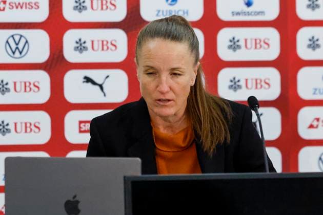 Casey Stoney Canada, Coach at press conference , Switzerland, Womens soccer, Friendly match, Switzerland vs Canada, 24 10 2025, Swissporarena, Lucerne, Switzerland Lucerne Swissporarena Canton Lucerne Switzerland Copyright: xGrantxHubbsx