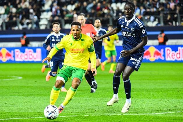 FOOTBALL : Paris FC vs FC Nantes - Ligue 1 - JournÃ e 9 - 24 10 2025 Kelvin Amian (FC NANTES) Moustapha Mbow (Paris FC) ParisFrance  Copyright: xBaptistexAutissierx