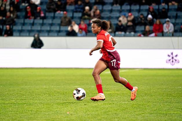Lucerne, Switzerland, October 24th 2025 Leila Wandeler (17 Switzerland) in action during the Womens International Friendly, Länderspiel, Nationalmannschaft match between Switzerland and Canada at Swissporarena, Lucerne, Switzerland. (Priscila Bütler SPP) Copyright: xPriscilaxBütlerx xSPPx spp-en-PrBSp-_A927532