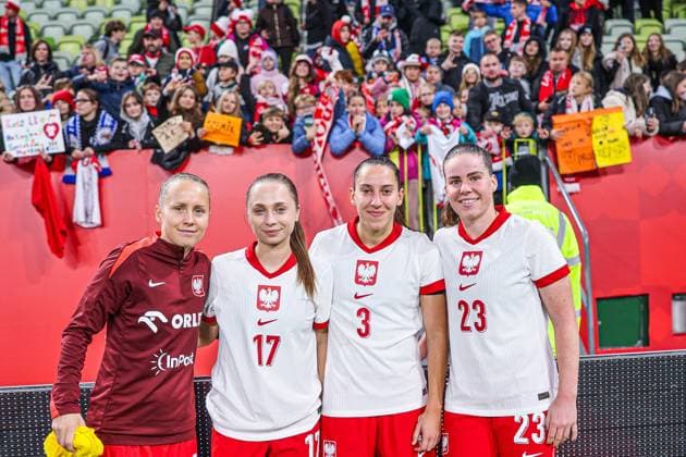 24.10.2025 GDANSK, POLSAT PLUS ARENA PILKA NOZNA KOBIET ( WOMEN S FOOTBALL) MECZ TOWARZYSKI REPREZENTACJI NARODOWYCH ( International Friendly, Länderspiel, Nationalmannschaft GAME ) MECZ POLSKA - HOLANIA ( GAME POLAND - NETHERLANDS ) NZ KIBICE POLSKA ILUSTRACJA, TRANSPARENTY DOPING FOTO LUKASZ GROCHALA CYFRASPORT NEWSPIX.PL --- newspix.pl 
