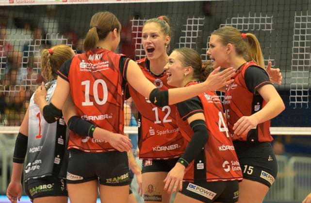 24 10 2025, Dresdner Jubel, Center Mette Pfeffer, Volleyball, 1 Bundesliga, Dresdner SC VC Wiesbaden, c Dresden