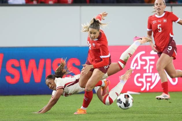 Switzerland Canada Olivia Smith vs Viola Calligaris U16 Switzerland Montenegro 24 10 2025 Swissporarena Lucerne, SWITZERLAND, Season 2025 2026 Womens Soccer National Team Switzerland Canada Olivia Smith li,Canada vs Viola Calligaris Switzerland