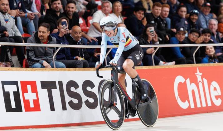 Belgian Shari Bossuyt pictured in action during the Elimination Race of the Women s Omnium (event 3 4) at the 2025 UCI Track World Championships cycling, in Santiago, Chile, Friday 24 October 2025. The Track World Championships take place from 22 to 26 October at the Velodromo de Penalolen in Santiago, Chile. BENOITxDOPPAGNE  x137858791x