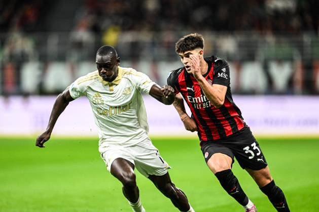 CALCIO - Serie A - AC Milan vs Pisa SC Davide Bartesaghi of AC Milan in action during the Italian Serie A football match between AC Milan and Pisa SC on 24 of October 2025 at Giuseppe Meazza San Siro Siro stadium in Milan, Italy Milan Italy  Copyright: xIPAxSport ABACAx