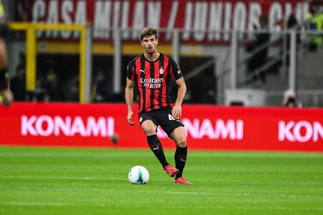 CALCIO - Serie A - AC Milan vs Pisa SC Matteo Gabbia of AC Milan in action during the Italian Serie A football match between AC Milan and Pisa SC on 24 of October 2025 at Giuseppe Meazza San Siro Siro stadium in Milan, Italy Milan Italy  Copyright: xIPAxSport ABACAx