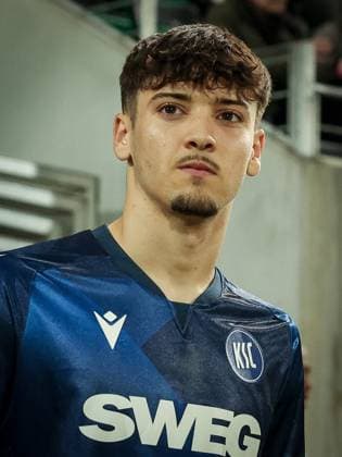Rafael Pinto Pedrosa 36 Karlsruher SC , SpVgg Greuther Fuerth vs Karlsruher SC, Football, Men, DFL, 2 Bundesliga, Season 2025 2026, Sportpark Ronhof Thomas Sommer, 10 Matchday, 24 10 2025 Fuerth Bayern Germany Copyright: xkolbert-press MartinxAgüerax