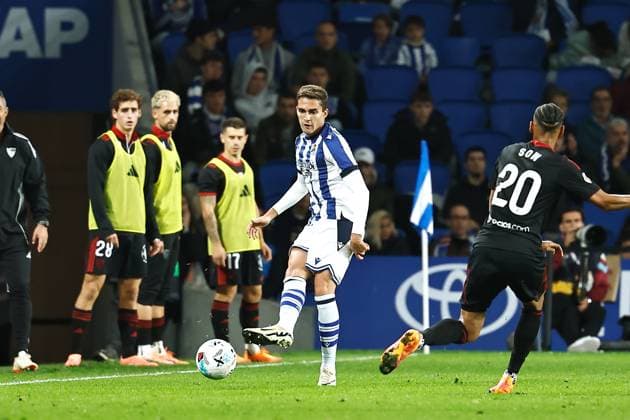 Arsen Zakharyan (Sociedad), OCTOBER 24, 2025 - Football Soccer : Spanish LaLiga EA Sports match between Real Sociedad - Sevilla FC at the Estadio de Anoeta in San Sebastian, Spain. Noxthirdxpartyxsales  aflo_308080862