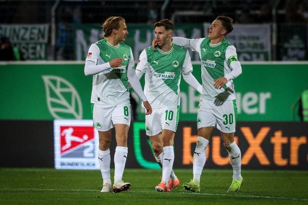 left to right Mathias Olesen 8 Spvgg Greuther Fuerth , Branimir Hrgota 10 Spvgg Greuther Fuerth and Felix Klaus 30 Spvgg Greuther Fuerth are happy about the 1 3, SpVgg Greuther Fuerth vs Karlsruher SC, Football, Men, DFL, 2 Bundesliga, Season 2025 2026, Sportpark Ronhof Thomas Sommer, 10 Matchday, 24 10 2025 Fuerth Bayern Germany Copyright: xkolbert-press MartinxAgüerax