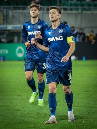 Marvin Wanitzek 10 Karlsruher SC cheers about the 1 4, SpVgg Greuther Fuerth vs Karlsruher SC, Football, Men, DFL, 2 Bundesliga, Season 2025 2026, Sportpark Ronhof Thomas Sommer, 10 Matchday, 24 10 2025 Fuerth Bayern Germany Copyright: xkolbert-press MartinxAgüerax