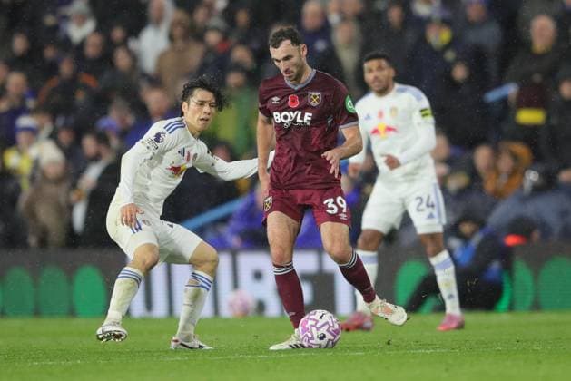 Leeds United v West Ham United Premier League 24 10 2025. Aaron Wan-Bissaka of West Ham United during the Premier League match between Leeds United and West Ham United at Elland Road, Leeds, England on 24 October 2025. Leeds Elland Road West Yorkshire England Editorial use only DataCo restrictions apply See www.football-dataco.com , Copyright: xAlunxRobertsx PSI-23075-0067