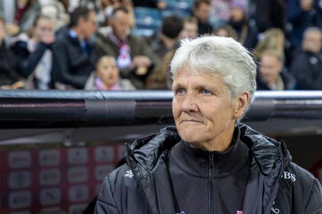 24 10 2025, Lucerne, swissporarena, Friendly Switzerland Canada, Pia Sundhage Head Coach Switzerland Women s National Team Lucerne swissporarena Lucerne Switzerland Copyright: xJustPictures.ch PascalxKesselmarkx jp-en-PaKe-2025-10-24-Lucerne-FrozenInMotion-0059