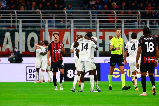 AC Milan v Pisa SC - Serie A Ebenezer Akinsanmiro and M Bala Nzola celebrate the goal during the Serie A match between AC Milan and Pisa at Giuseppe Meazza stadium in Milano, Italy, on October 24, 2025. Milano Milano Italy  Copyright: xMairoxCinquettix originalFilename:cinquetti-acmilanv251024_npLOe.jpg