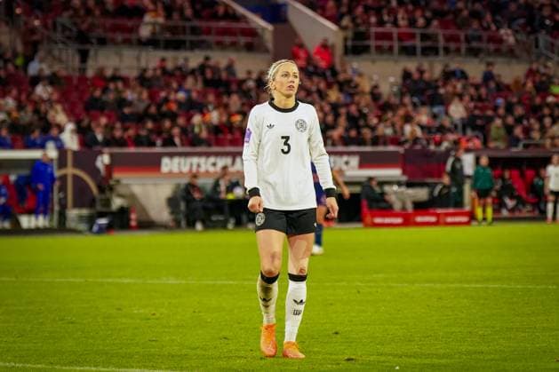 Football UEFA Womens Nations League 2024 25, semi-final Germany vs France Merkur Spiel Arena Düsseldorf Kathrin Hendrich Germany, 3 Düsseldorf North Rhine-Westphalia Germany Copyright: xJOERANxSTEINSIEKx
