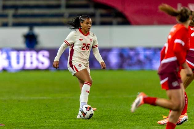 24 10 2025, Lucerne, swissporarena, Friendly Switzerland Canada, Marie Yasmine Alidou 26 Canada Women s National Team controls the ball Lucerne swissporarena Lucerne Switzerland Copyright: xJustPictures.ch PascalxKesselmarkx jp-en-PaKe-2025-10-24-Lucerne-FrozenInMotion-0102