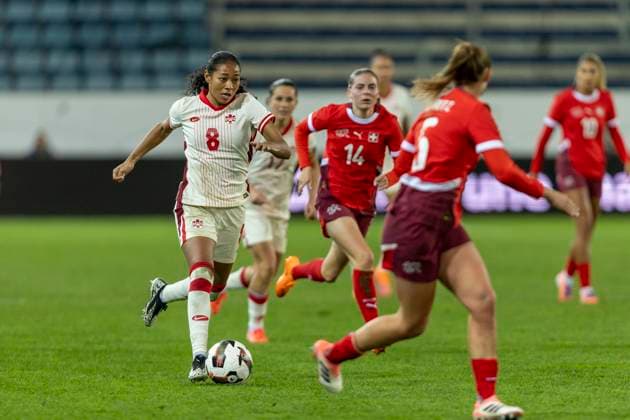 24 10 2025, Lucerne, swissporarena, Friendly Switzerland Canada, Jayde Riviere 8 Canada Women s National Team controls the ball Lucerne swissporarena Lucerne Switzerland Copyright: xJustPictures.ch PascalxKesselmarkx jp-en-PaKe-2025-10-24-Lucerne-FrozenInMotion-0141