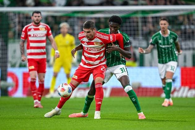 1 Bundesliga SV Werder Bremen Union Berlin on 24 10 2025 at Weserstadion in Bremen Andrej Ilic Berlin in a duel against Karim Coulibaly Bremen MT