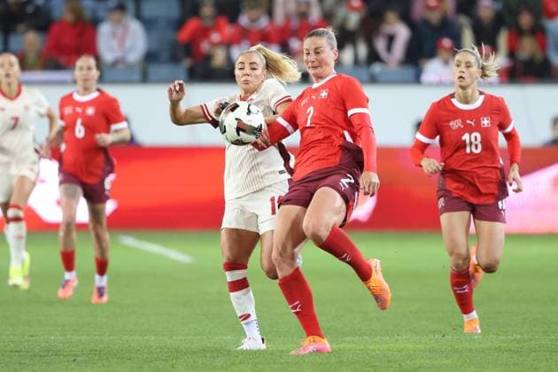 Switzerland Canada Adriana Leon vs Julia Stierli 24 10 2025 Swissporarena Lucerne, SWITZERLAND, Season 2025 2026 Womens Soccer National Team Switzerland Canada Adriana Leon li,Canada vs Julia Stierli Switzerland