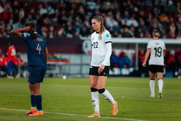 24 10 25, Women, Football, UEFA Womens Nations League, Semi-final, Season 2025, Germany France Jule Brand 22 Germany Düsseldorf MERKUR SPIEL ARENA NRW Germany