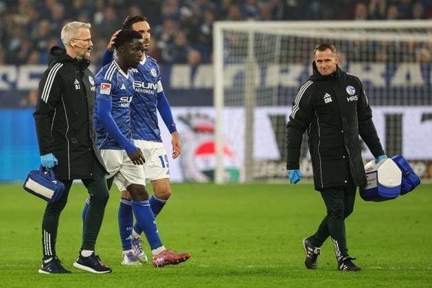 2 Bundesliga FC Schalke 04 SV Darmstadt 98 on 24 10 2025 at the Veltins Arena in Schalke Christian Gomis Schalke 7 is substituted due to injury MH