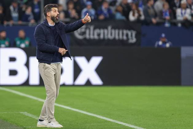 2 Bundesliga FC Schalke 04 SV Darmstadt 98 on 24 10 2025 in the Veltins Arena at Schalke Coach Miron Muslic Schalke is satisfied MH
