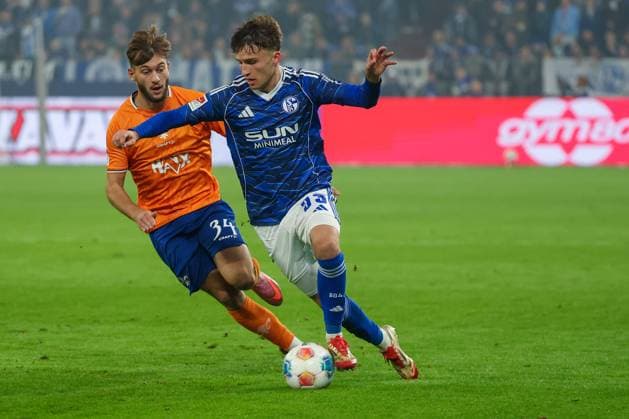2 Bundesliga FC Schalke 04 SV Darmstadt 98 on 24 10 2025 in the Veltins Arena at Schalke Vitalie Becker Schalke 33 vs Killian Corredor Darmstadt 34 MH