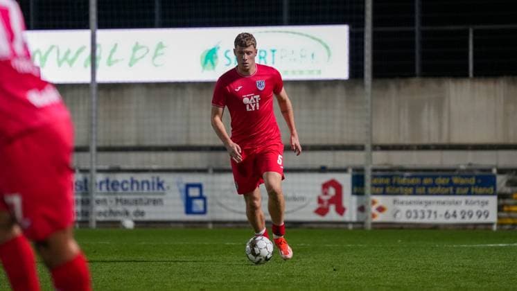 Soccer, Men, Season 2025 2026, Regionalliga Nordost, Matchday 13, FSV 63 Luckenwalde vs SV Babelsberg 03, Friday 24 10 2025, Werner Seelenbinder Stadion Luckenwalde, In the picture Kenny Weyh Babelsberg Brandenburg Germany