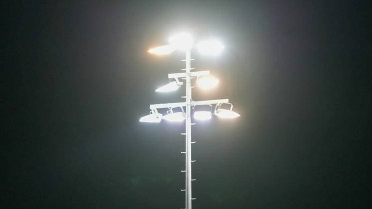 Soccer, Men, Season 2025 2026, Regionalliga Nordost, Matchday 13, FSV 63 Luckenwalde vs SV Babelsberg 03, Friday 24 10 2025, Werner Seelenbinder Stadion Luckenwalde, In the picture A floodlight mast shines in the Werner Seelenbinder Stadium Brandenburg Germany