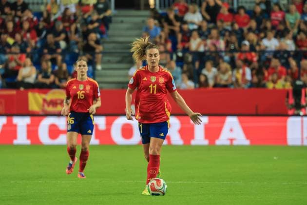 Spain - UEFA Women s Nations League - Semi-Finals Spain vs Sweden - 24 10 2025 SPAIN, MALAGA, OCTOBER 24. Alexia Putellas of Spain during the UEFA Women s Nations League 2025 Semi Finals football match between Spain and Sweden at Estadio La Rosaleda on October 24, 2025 in Malaga, Spain. Photo by Manuel Blondeau AOP.Press Malaga Estadio La Rosaleda Andalusia Spain Copyright: x ManuelxBlondeau AOP.Pressx AOP20251024-0078