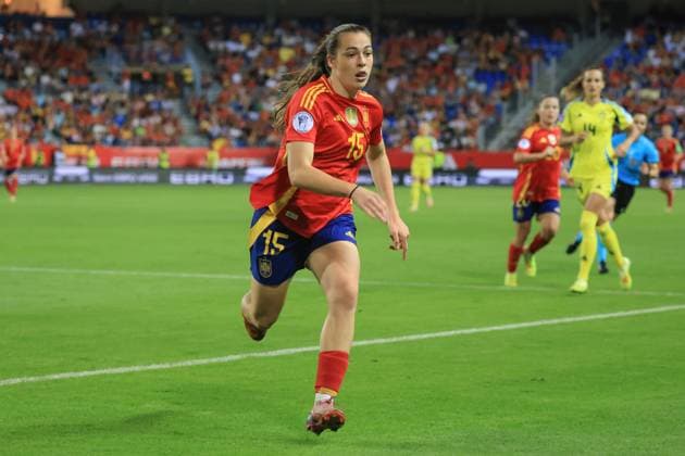 Spain - UEFA Women s Nations League - Semi-Finals Spain vs Sweden - 24 10 2025 SPAIN, MALAGA, OCTOBER 24. Lucia Corrales of Spain during the UEFA Women s Nations League 2025 Semi Finals football match between Spain and Sweden at Estadio La Rosaleda on October 24, 2025 in Malaga, Spain. Photo by Manuel Blondeau AOP.Press Malaga Estadio La Rosaleda Andalusia Spain Copyright: x ManuelxBlondeau AOP.Pressx AOP20251024-0103