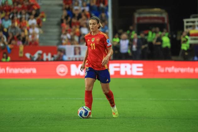 Spain - UEFA Women s Nations League - Semi-Finals Spain vs Sweden - 24 10 2025 SPAIN, MALAGA, OCTOBER 24. Alexia Putellas of Spain during the UEFA Women s Nations League 2025 Semi Finals football match between Spain and Sweden at Estadio La Rosaleda on October 24, 2025 in Malaga, Spain. Photo by Manuel Blondeau AOP.Press Malaga Estadio La Rosaleda Andalusia Spain Copyright: x ManuelxBlondeau AOP.Pressx AOP20251024-0038