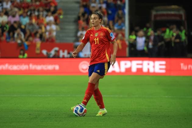 Spain - UEFA Women s Nations League - Semi-Finals Spain vs Sweden - 24 10 2025 SPAIN, MALAGA, OCTOBER 24. Alexia Putellas of Spain during the UEFA Women s Nations League 2025 Semi Finals football match between Spain and Sweden at Estadio La Rosaleda on October 24, 2025 in Malaga, Spain. Photo by Manuel Blondeau AOP.Press Malaga Estadio La Rosaleda Andalusia Spain Copyright: x ManuelxBlondeau AOP.Pressx AOP20251024-0060