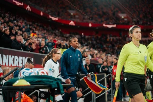 24 10 25, Women, Football, UEFA Womens Nations League, Semi-final, Season 2025, Germany France Grace Geyoro 8 France Entering the stadium Düsseldorf MERKUR SPIEL ARENA NRW Germany