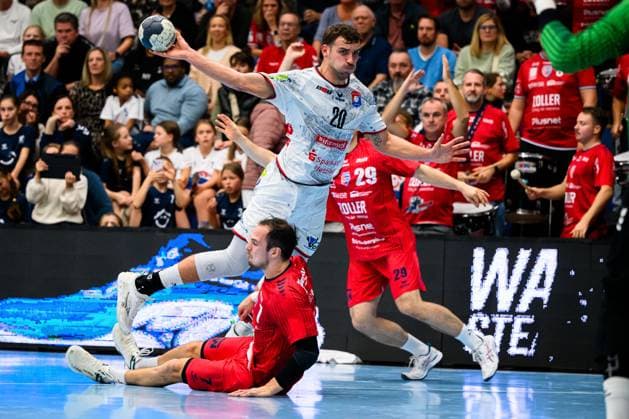 Huettenberg HBL 25 26 TV Huettenberg SG BBM Bietigheim Leif Haack Huettenberg , Dominik Claus Bietigheim Huettenberg Sportzentrum Germany