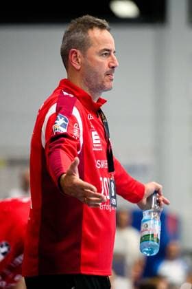 Huettenberg HBL 25 26 TV Huettenberg SG BBM Bietigheim coach Iker Romero Bietigheim gestures gestures gestures Huettenberg sports center Germany