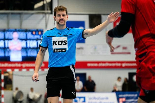 Huettenberg HBL 25 26 TV Huettenberg SG BBM Bietigheim Referee Rick Herrmann Huettenberg Sports Center Germany