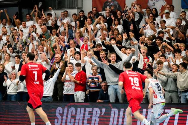 Huettenberg HBL 25 26 TV Huettenberg SG BBM Bietigheim Fankurve Fans Fanblock Huettenberg Sportzentrum Germany