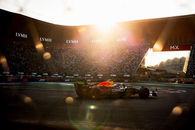 Formula?1 Gran?Premio?de?la?Ciudad?de? México?2025 Alexis Perrin OVERTAKE MAXPPP - Mexico?City 25 10 2025 01 VERSTAPPEN Max (nld), Oracle Red Bull Racing, action at the Formula?1 Gran?Premio?de?la?Ciudad?de?México?2025, the 20th round of the 2025 FIA Formula?1 World Championship, WM, Weltmeisterschaft at the Autódromo?Hermanos?Rodríguez in Mexico?City, Mexico, from 23 to 26 October 2025 Mexico?City Autódromo Hermanos Rodríguez Mexico  Copyright: xOVERTAKE MAXPPPxAlexisxPerrinx OVT202510250768 OVT202510250768