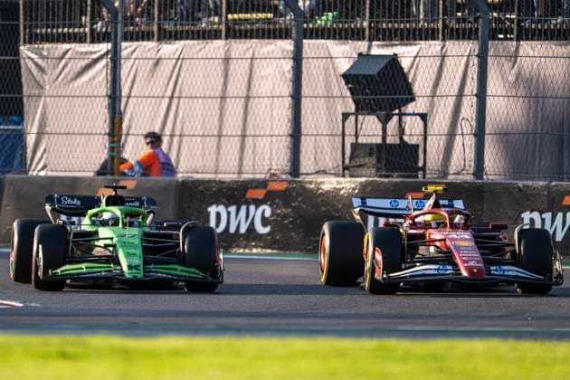 Nico Hulkenberg driving KICK Sauber C45 (L) and Lewis Hamilton driving Ferrari SF-25 (R) during second practice ahead of the F1 Grand Prix of Mexico at Autodromo Hermanos Rodriguez on October 24, 2025 in Mexico City, Mexico. (Richard Callis SPP)  Copyright: xRichardxCallis SPPx spp-en-RiCa-richiecallis_241025a28528